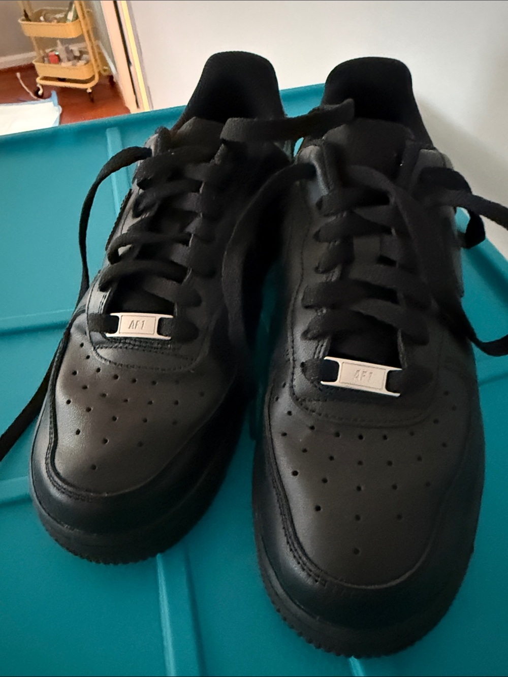 Nike Black Low-Top Men's Sneakers with Metal Lace Tags